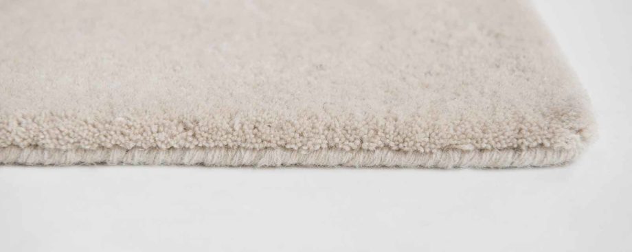 Louis De Poortere rug Villa Nova LX 2023 Hana Jewel side