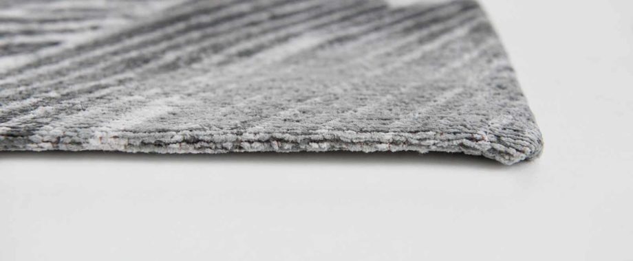 Louis De Poortere rug Villa Nova LX 8755 Akina Carbon side