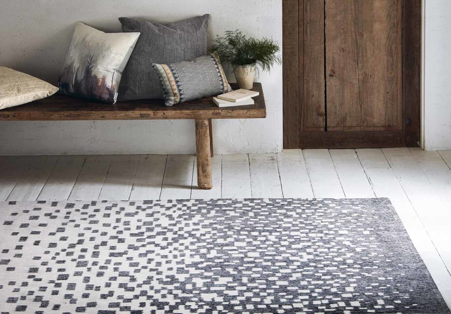 Louis De Poortere rug Villa Nova LX 8779 Freyr Carbon interior