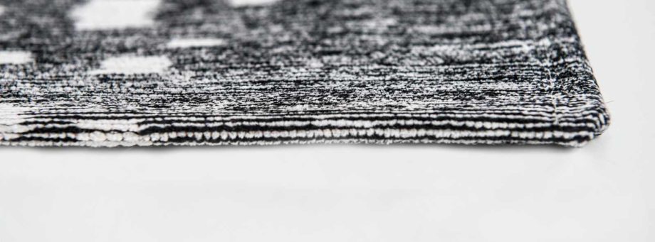 Louis De Poortere rug Villa Nova LX 8779 Freyr Carbon side
