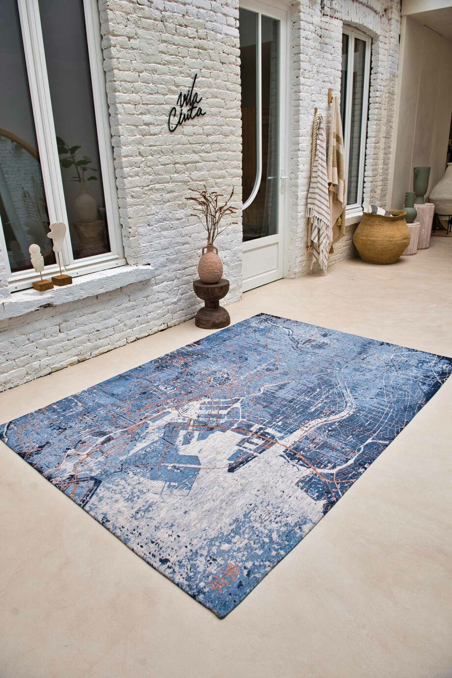 Louis De Poortere dywan Cities Tokyo 9314 Conductive Blue interior 1