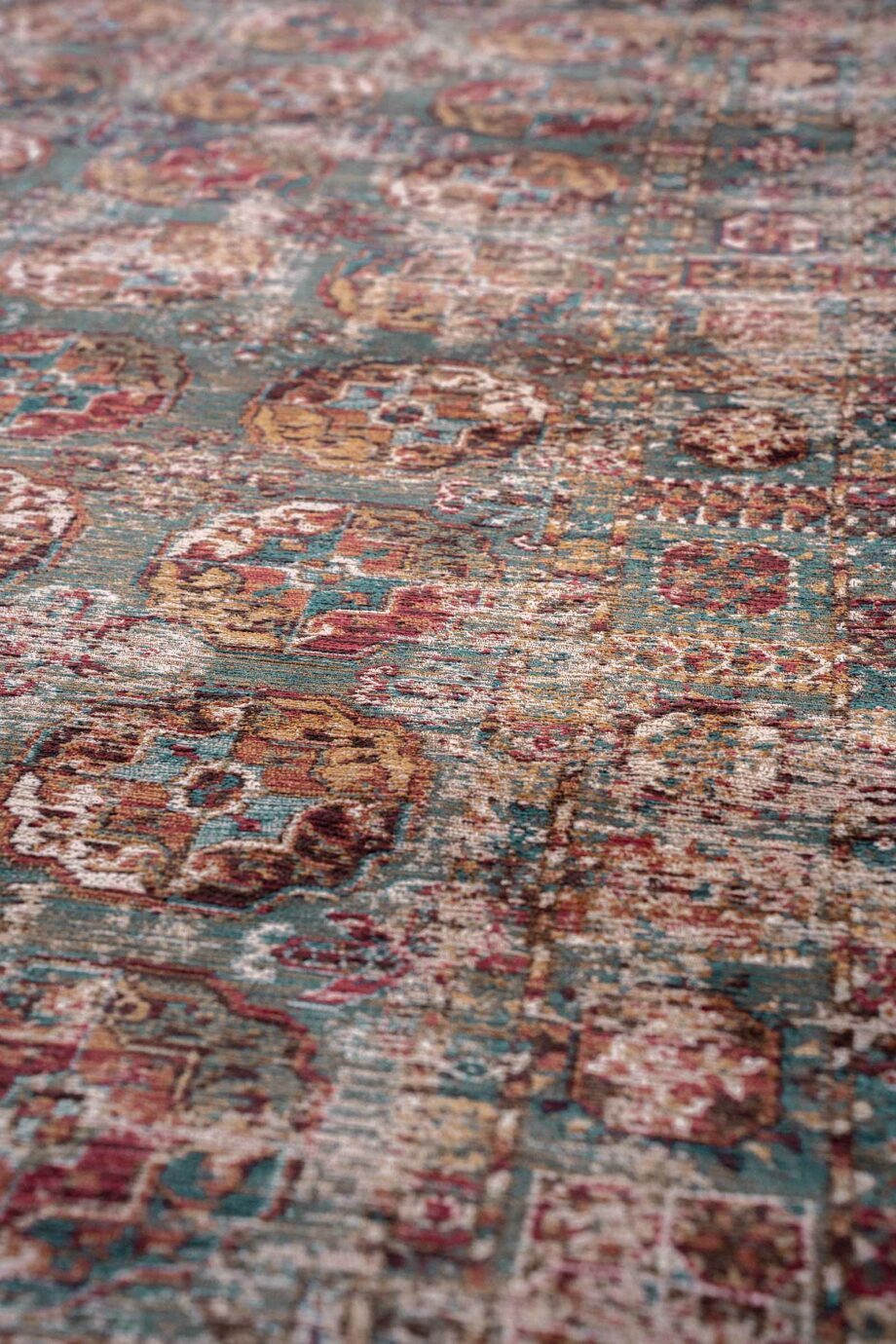 Louis De Poortere dywan Antiquarian Kasak 9845 Almati zoom vertical